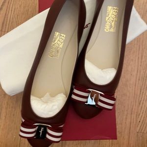 Salvatore Ferragamo burgundy Varina Shoe 9.5
